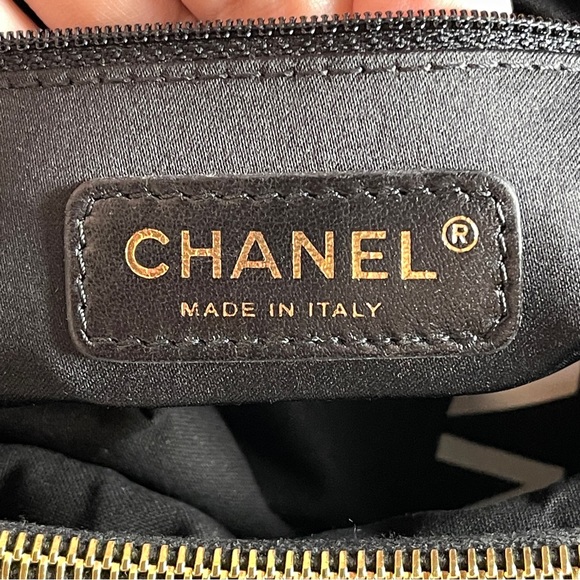 Chanel Black Caviar Grand Shopping Tote - Picture 14 of 16